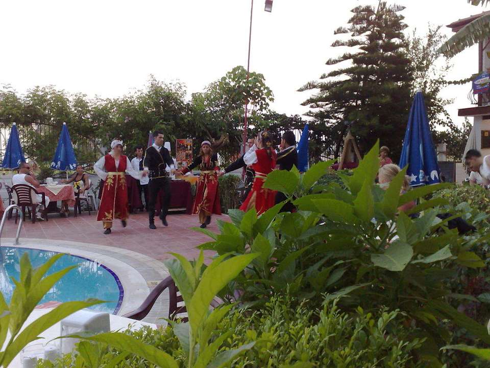 Türkische Folklore Hotel Side Elis