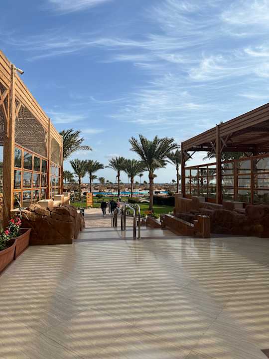 Außenansicht Three Corners Sea Beach Resort