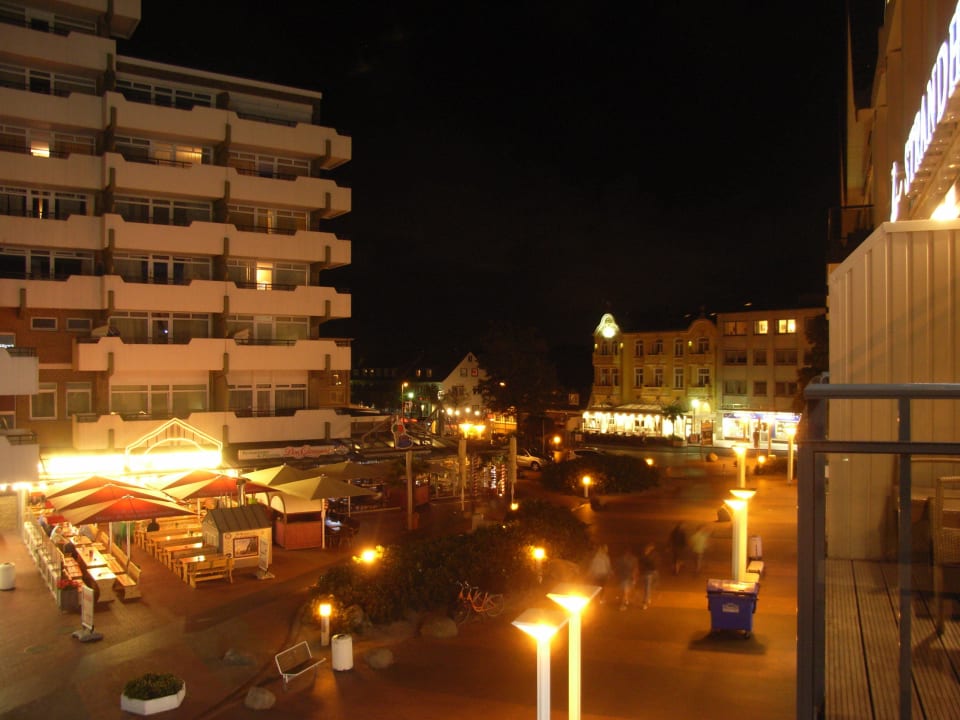 Ausblick vom DZ mit seitlichem Meerblick zum Ort Strandhotel Duhnen / Aparthotel Kamp