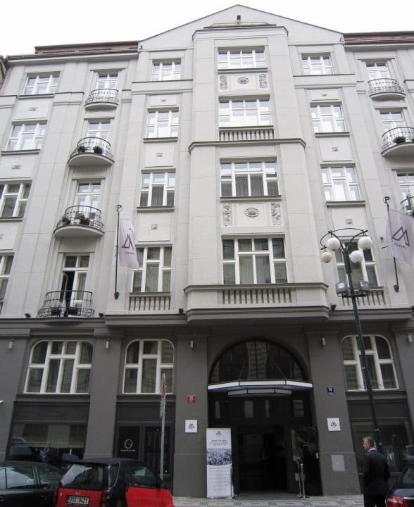 Entrance The Emblem Hotel