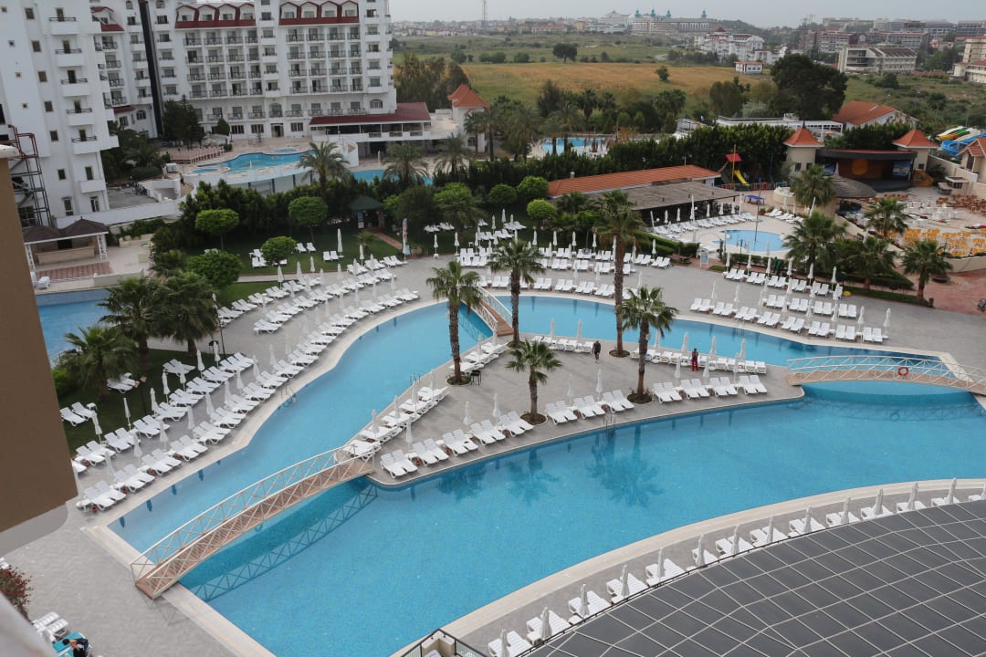 Der Pool Side Mare Resort & Spa