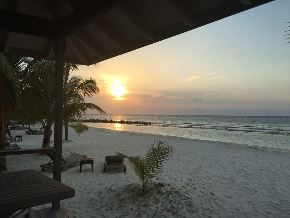 Sonnenuntergang Beachvilla 317 Kuredu Island Resort & Spa