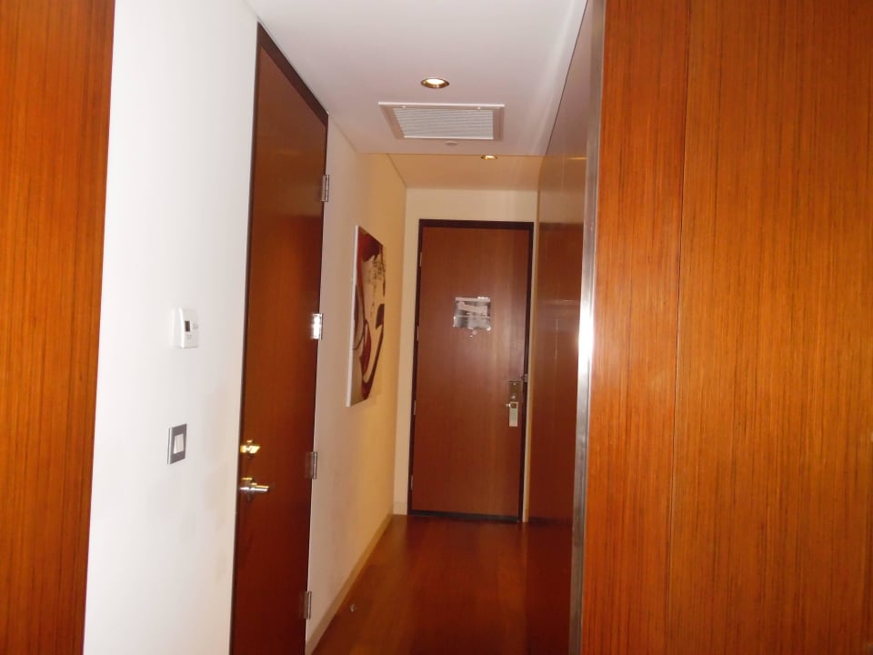 Flur Oryx Airport Hotel