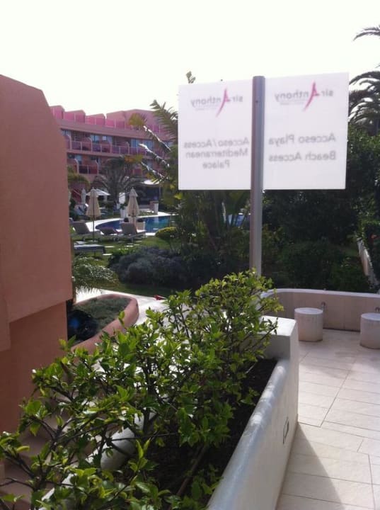 Zugang zum Garten Hotel Sir Anthony