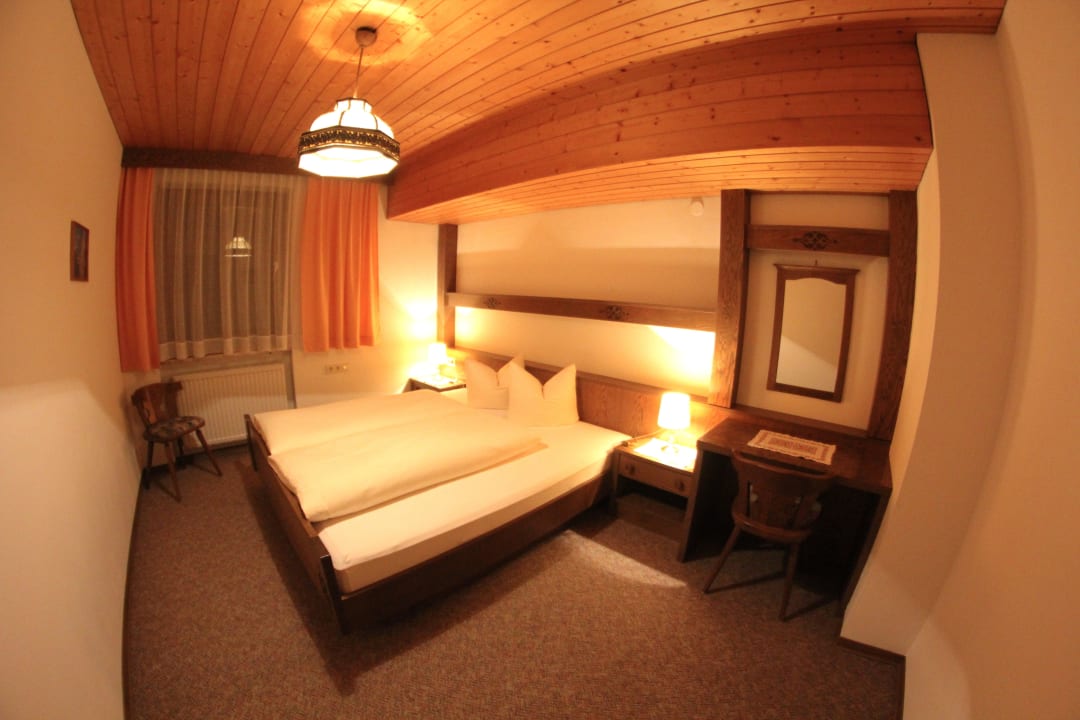 App. 10 + 11  Typ G - Schlafzimmer Ferienappartements Heinzle