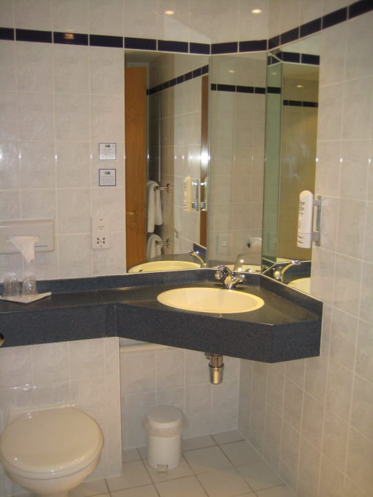 Zimmer 306 - Badezimmer Hotel Holiday Inn Express Poole