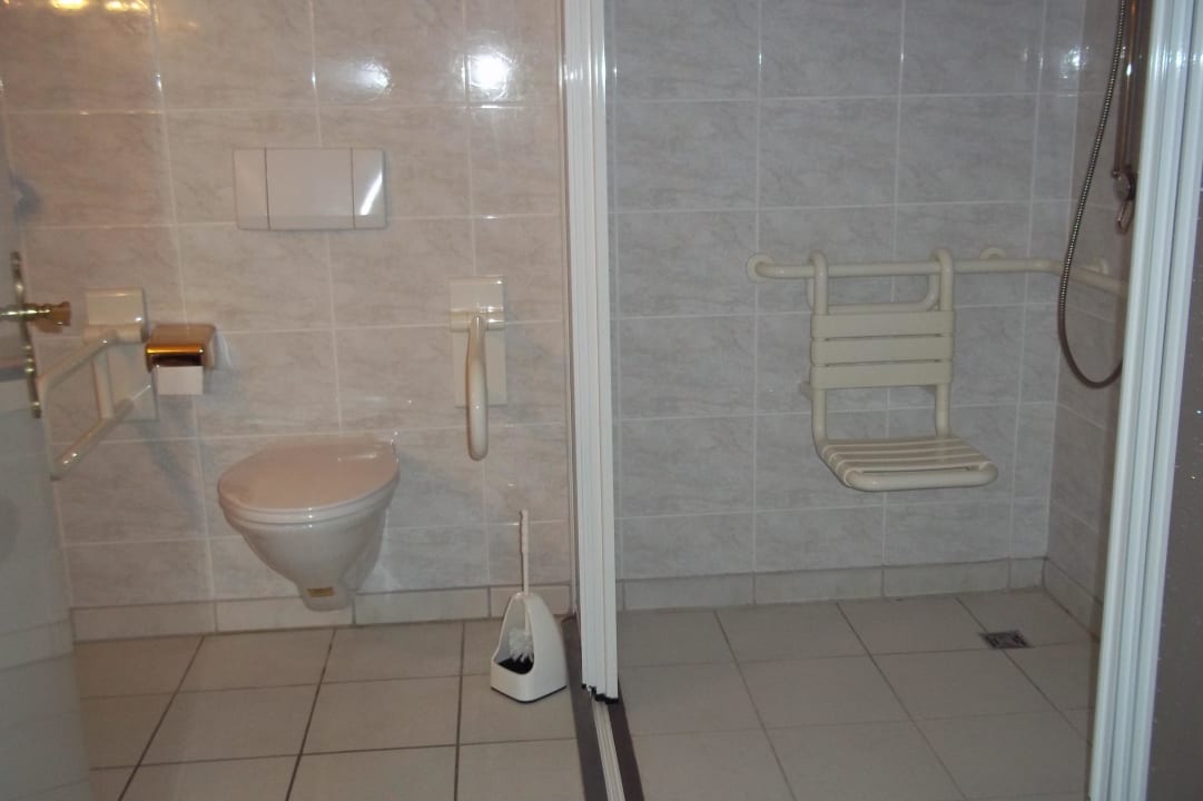 Großes Bad Hotel Carolinensiel Doan