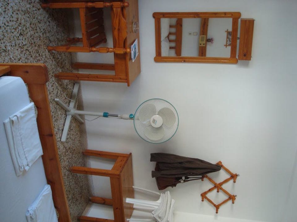 Dem Bett gegenüber Hotel Nikolina