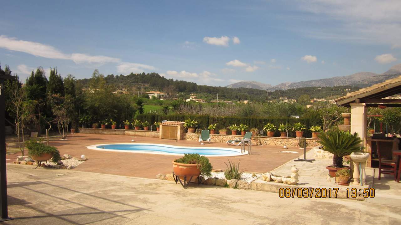 Kleiner Pool mit max. 1,70 m Wassertiefe Finca Cas Pec