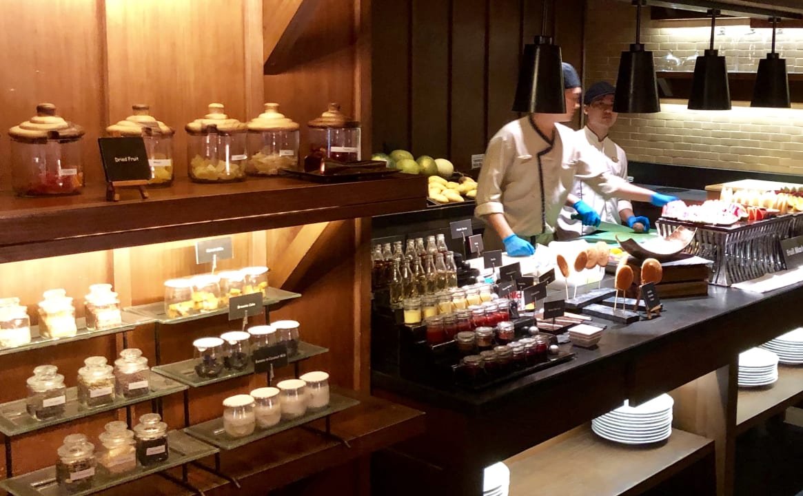 Gastro Anantara Layan Phuket Resort