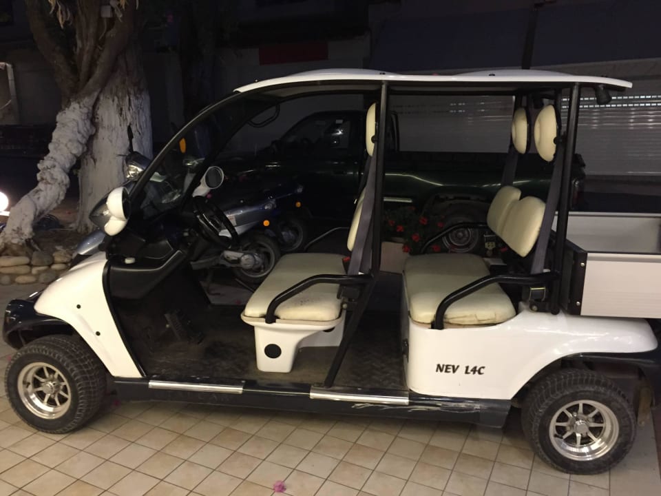 Elektroauto des Hotels Corissia Beach Hotel