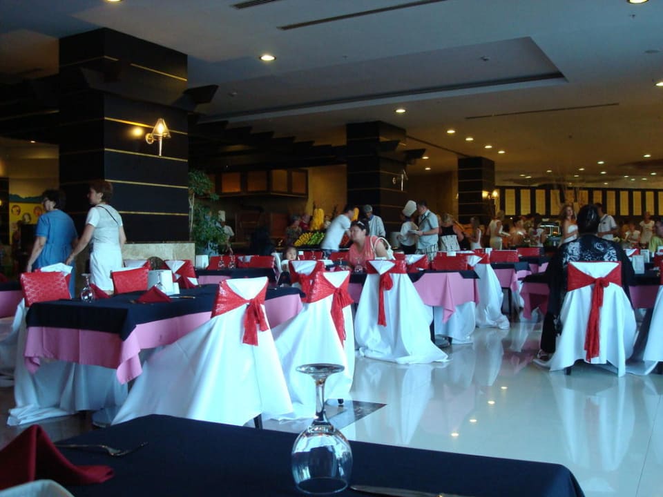 So schön geschmückt wurde es am türkischen Abend Crystal Prestige Elite