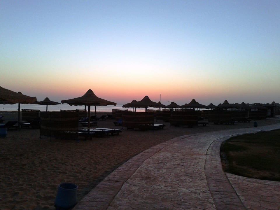 Strand um 5.00. in der früh Swisstouch Oriental Resort Marsa Alam