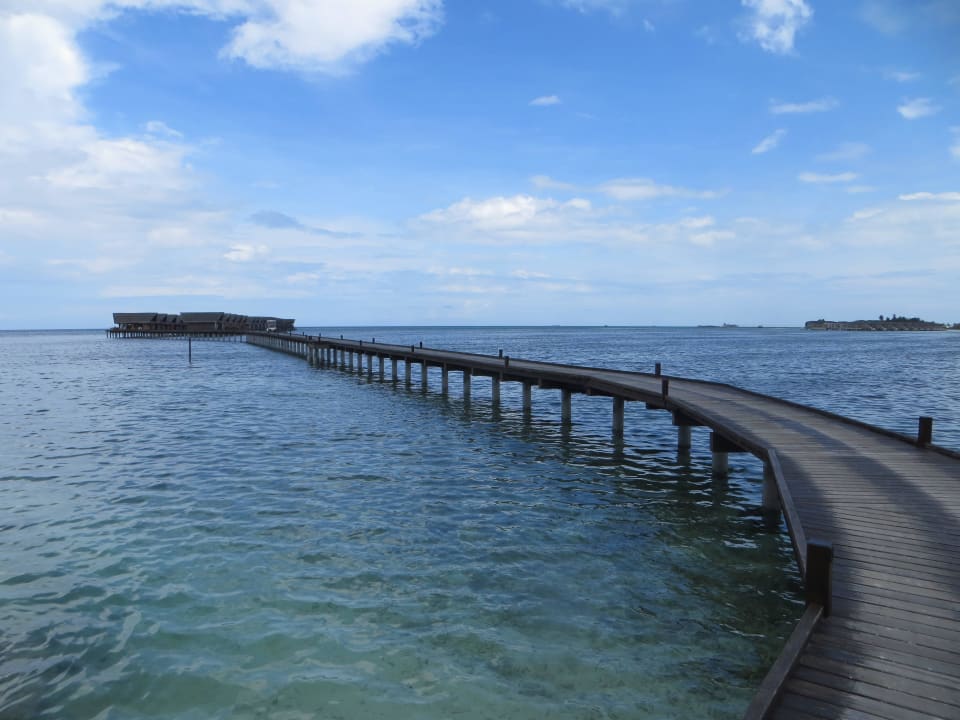 Ausblick auf den Steg der Ocean Villen Adaaran Select Hudhuran Fushi - Premium All Inclusive