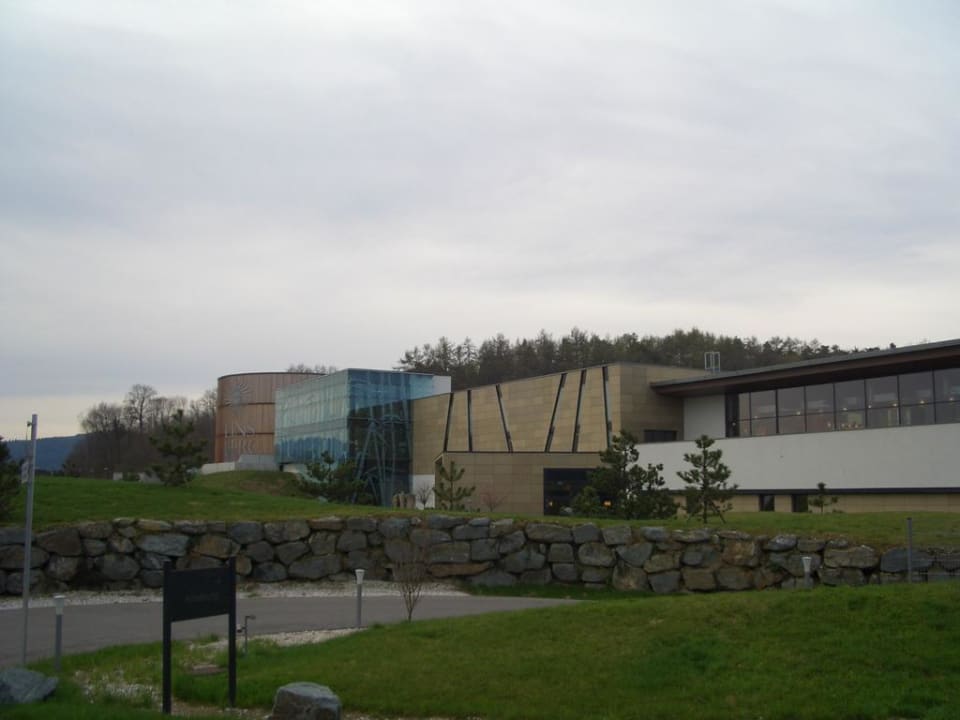 Blick hinüber zur Therme Linsberg Asia Hotel & Spa