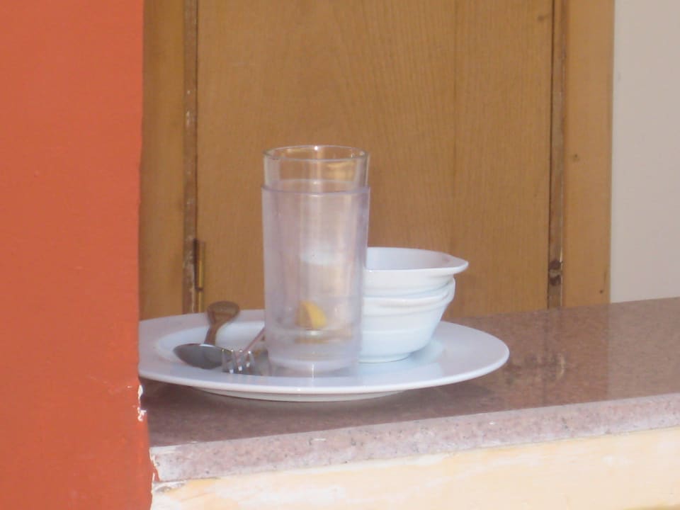 Für das dreckige Geschirr ist keiner zuständig  Pickalbatros Alf Leila Wa Leila Resort - Neverland Hurghada