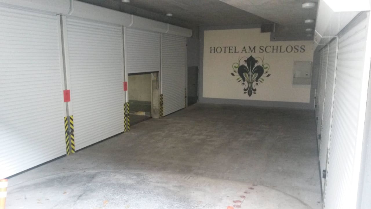 Hoteleigene Garage Hotel am Schloss