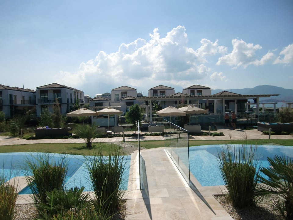 Blick vom Poolzimmer zur Bar Jiva Beach Resort