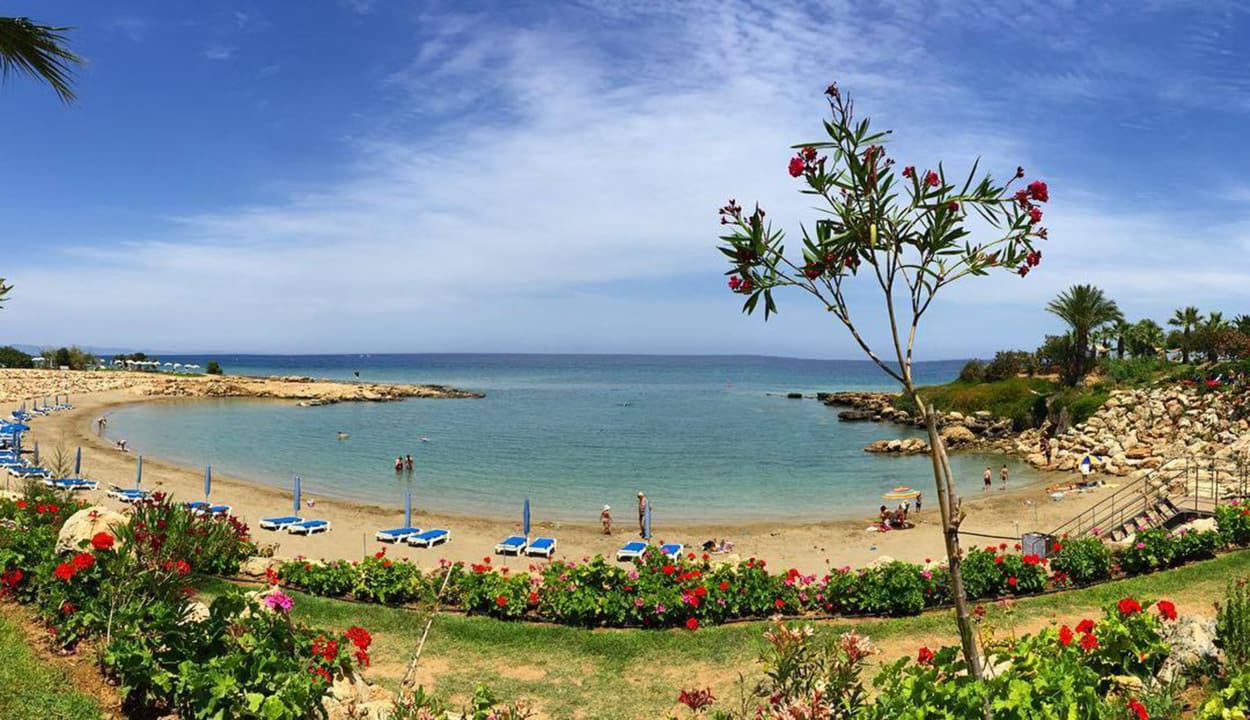 Strand Crystal Springs Beach Hotel