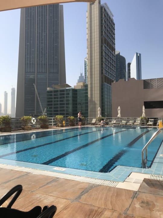 Pool Rose Rayhaan by Rotana