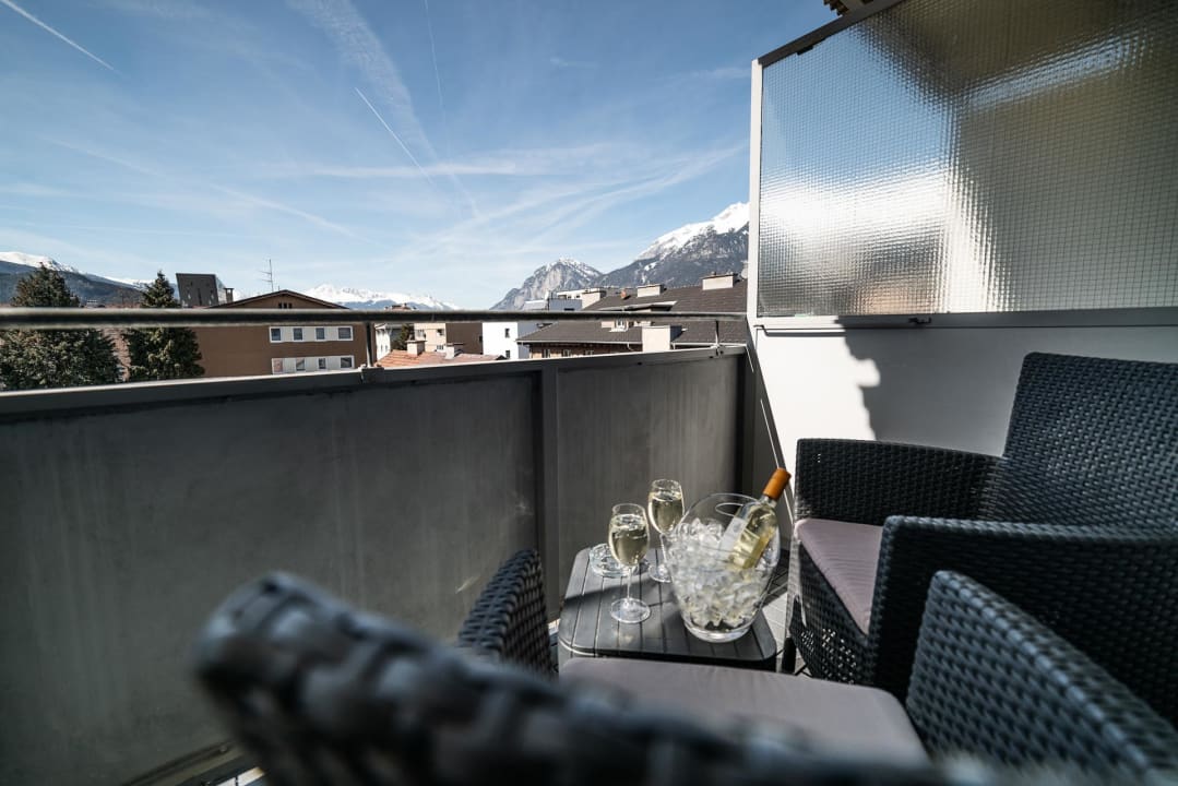 Zimmer Binders Budget City-Mountain Hotel