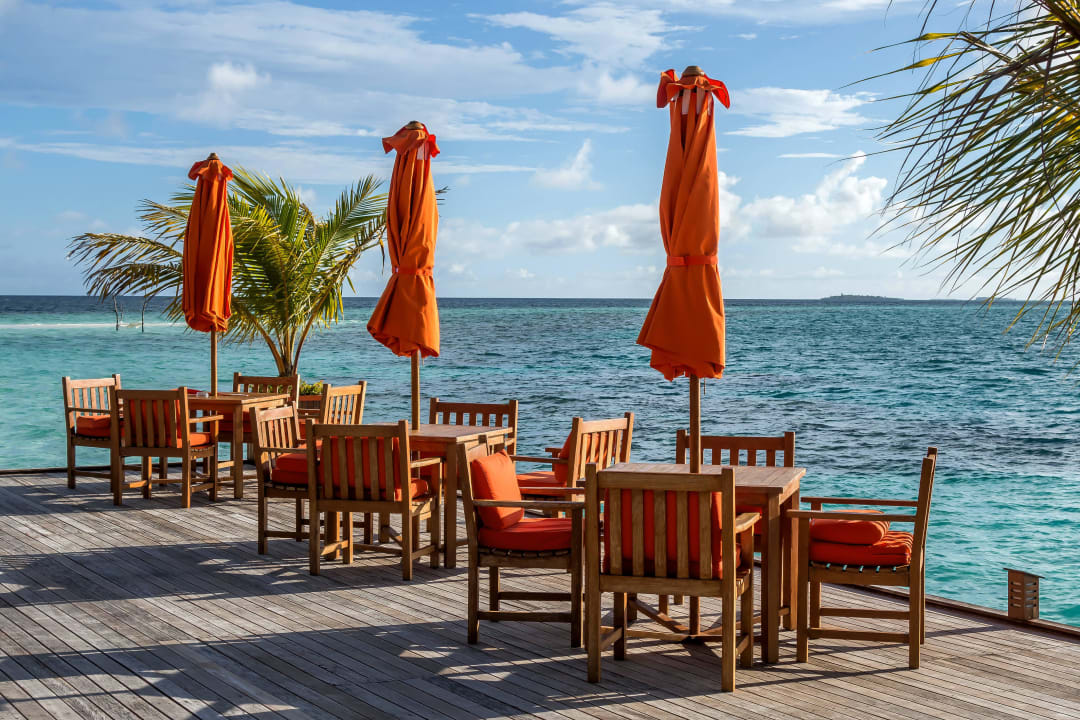 Deck der Nautilus Bar Sun Siyam Vilu Reef