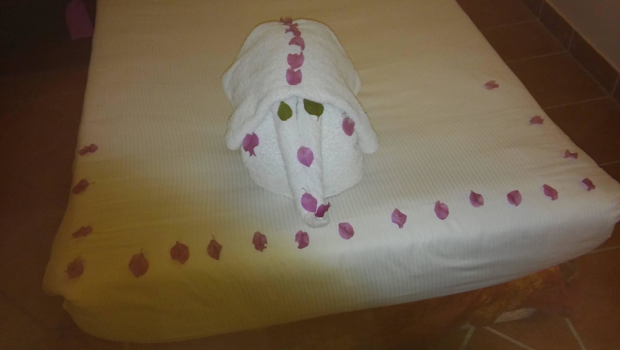 Schön gemachtes Bett SENTIDO Reef Oasis Resort