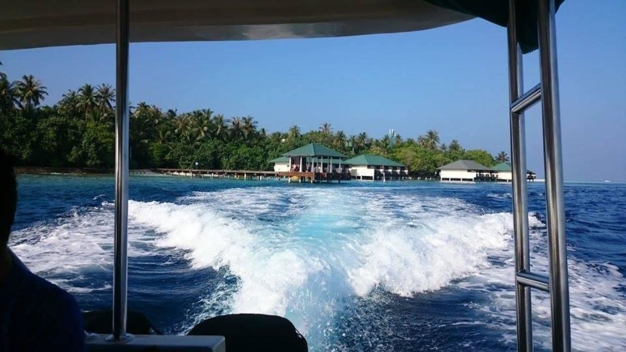 Insel und Wasserbungalows Embudu Village