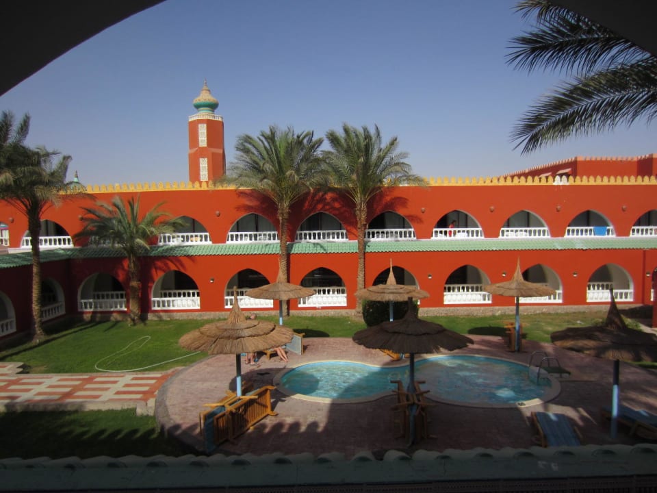 Einer von vielen kleinen Pools Pickalbatros Alf Leila Wa Leila Resort - Neverland Hurghada