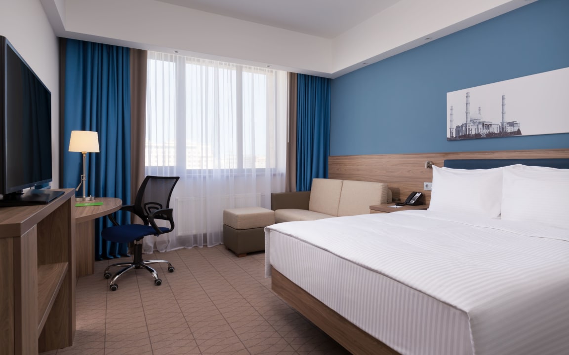 Zimmer Hampton by Hilton Astana Triumphal Arch