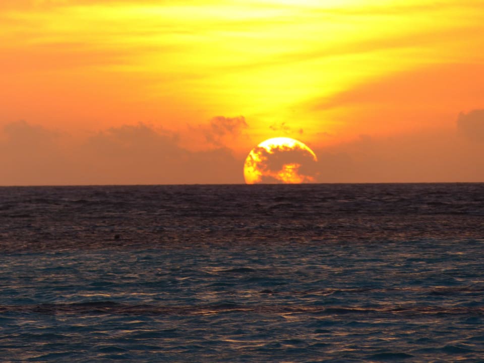 Sonnenuntergang Embudu Village