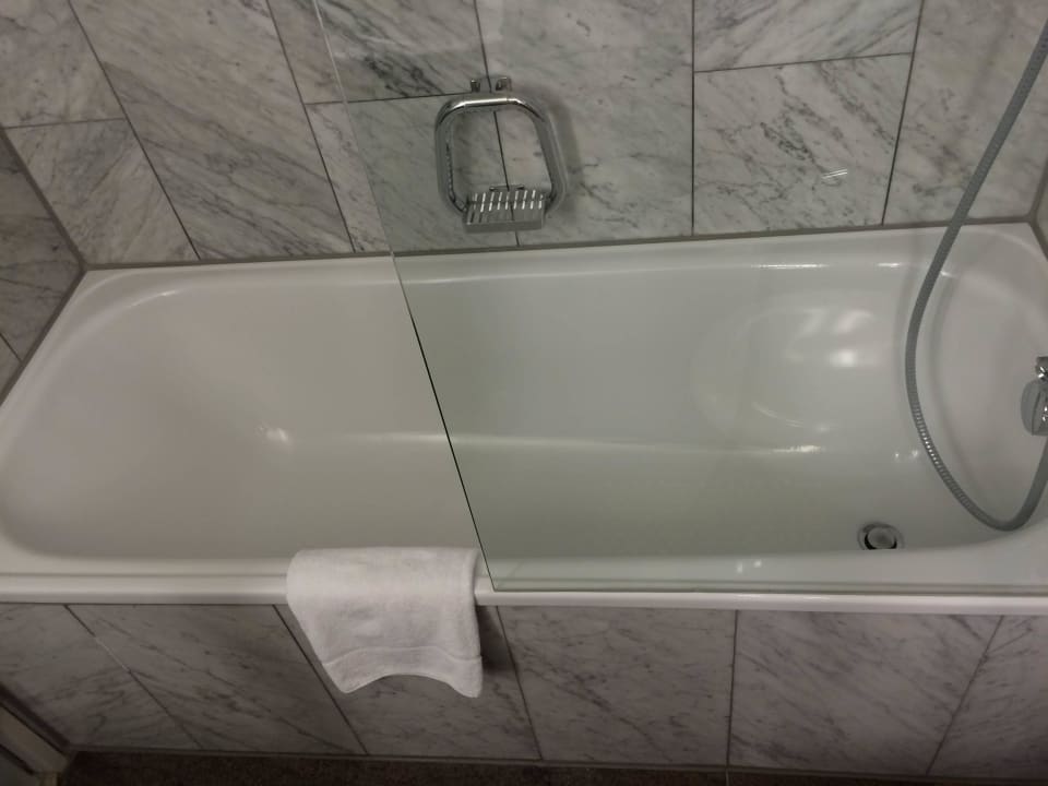 Leider nur eine Badewanne Steigenberger Hotel Bielefelder Hof