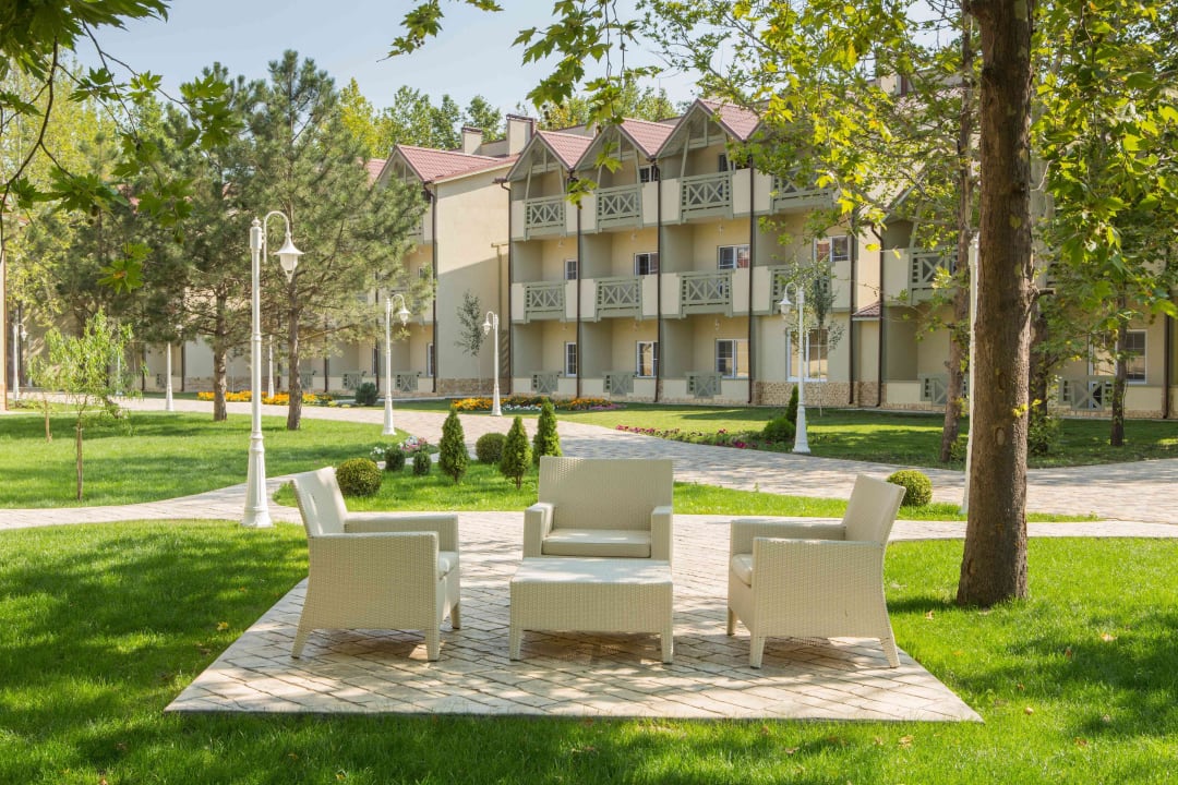 Территория Hotel & Spa Deauville