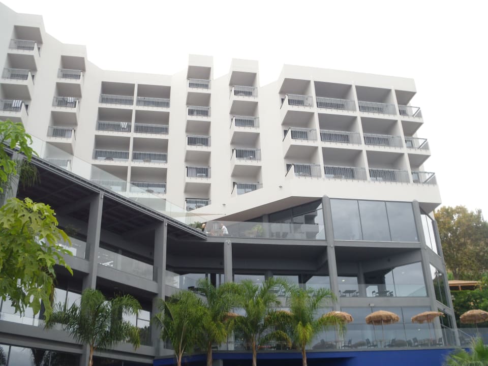 Außenansicht Hotel Baia Azul