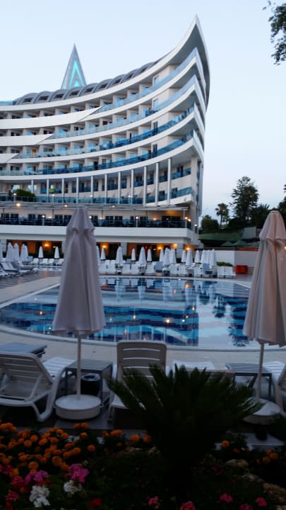 Rückseite vom Hotel mit vielen Pools Hotel Botanik Platinum