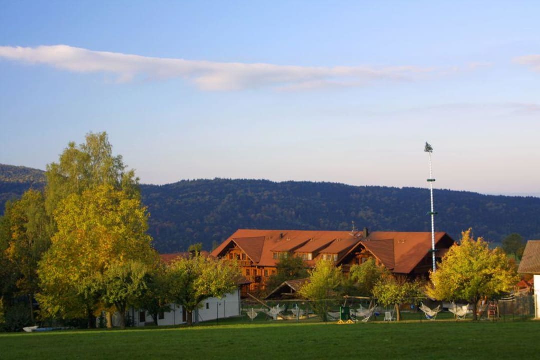Spielplatz und Ostseite Hotel ULRICHSHOF Nature · Family · Design