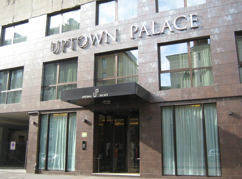 Straßenansicht Hotel Uptown Palace