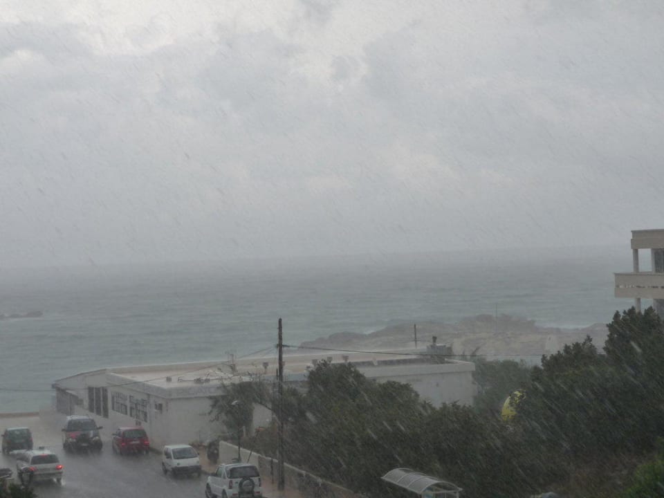 Ausblick von Balkon bei Unwetter Hotel Maria