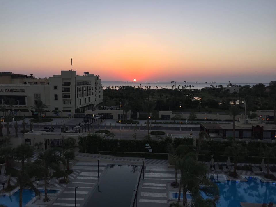 Sonnenaufgang Steigenberger Aqua Magic