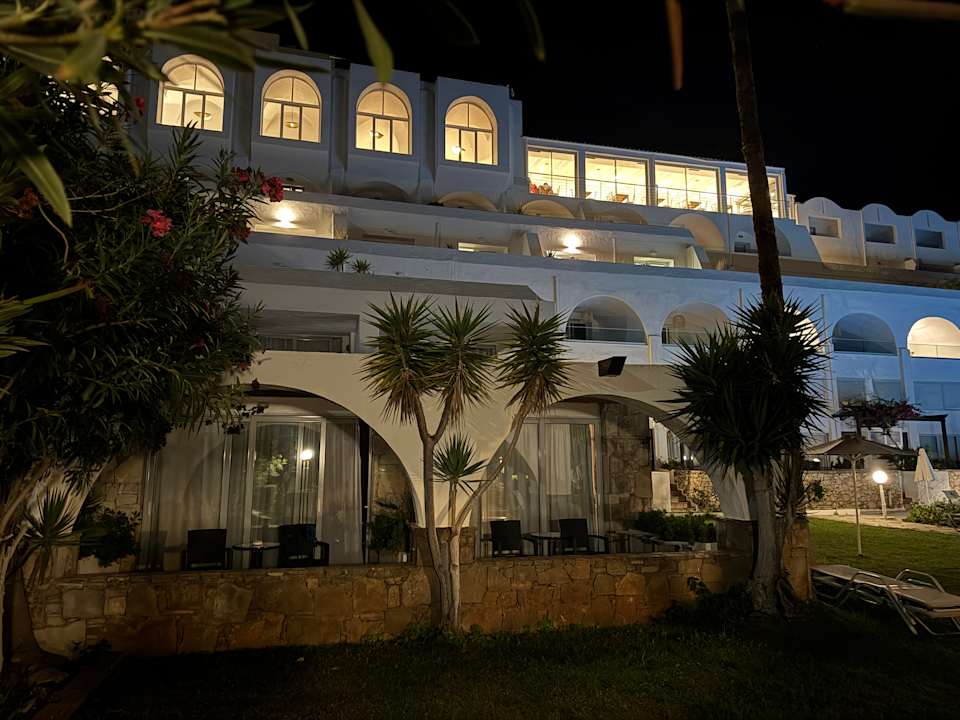 Außenansicht Hotel Istron Bay