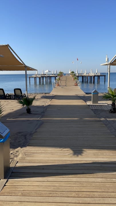 Strand Royal Wings Hotel