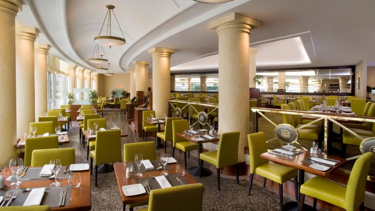 The Olive restaurant in Warsaw - perfect breakfast Sheraton Warsaw Hotel