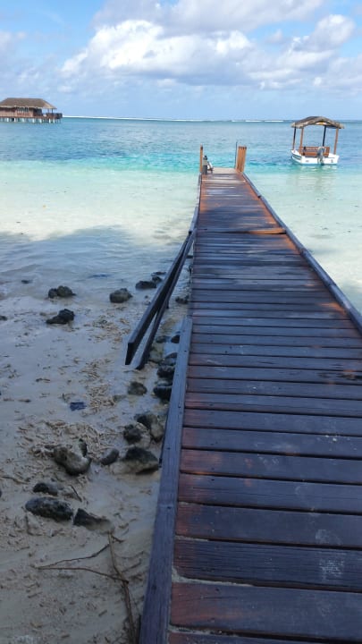 Kaputter Steg Medhufushi Island Resort