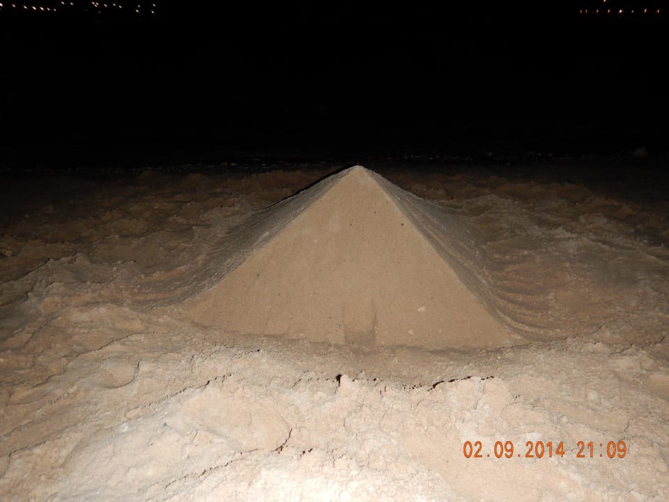 Eine Pyramide EIGENBAU Arabia Azur Resort