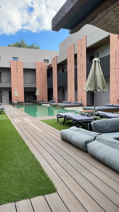 Pool Pilot Amphora Boutique Hotel
