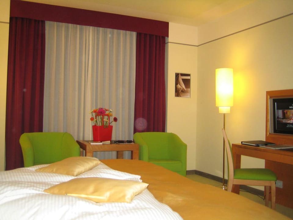 Unser farbenfrohes Zimmer Meliá Berlin