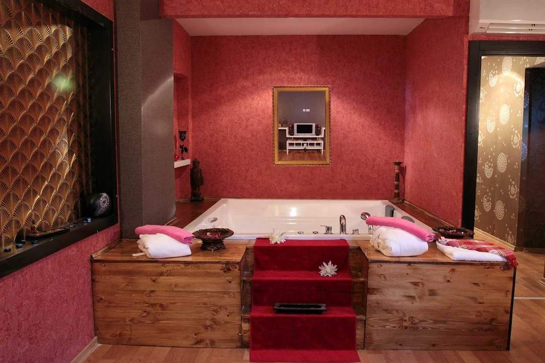 Private jacuzzi Oscar Resort Hotel