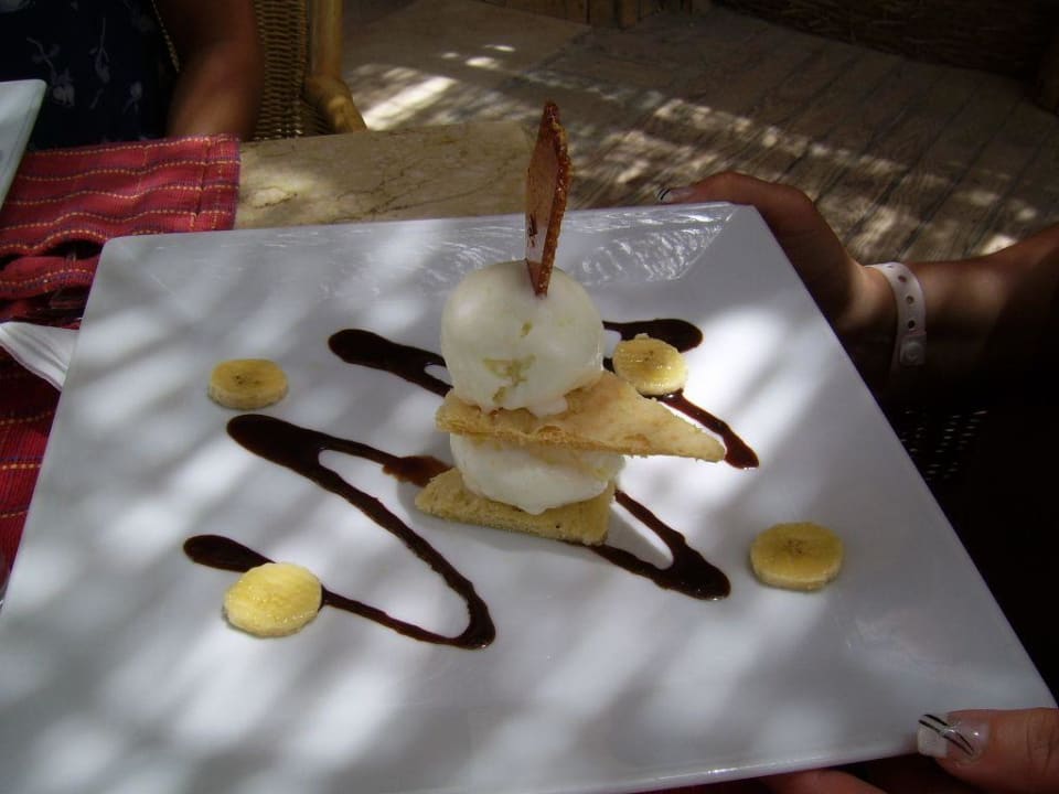 Nachtisch im Island- Restaurant Grand Makadi