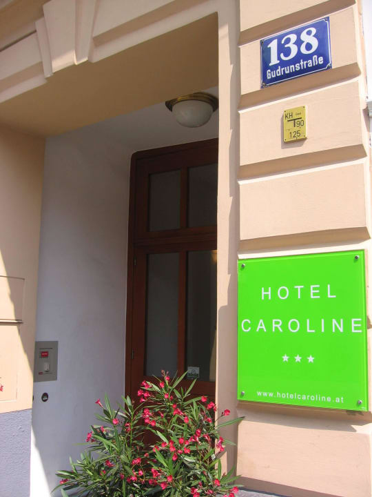 Vchod Hotel Caroline