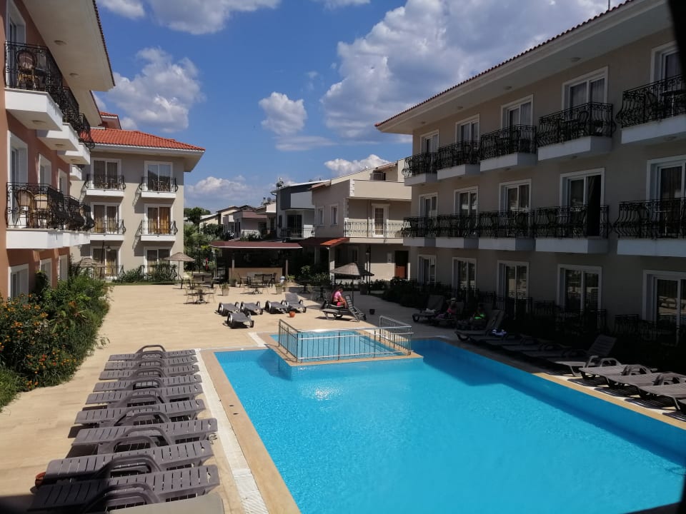 Pool Yali Charme Hotel